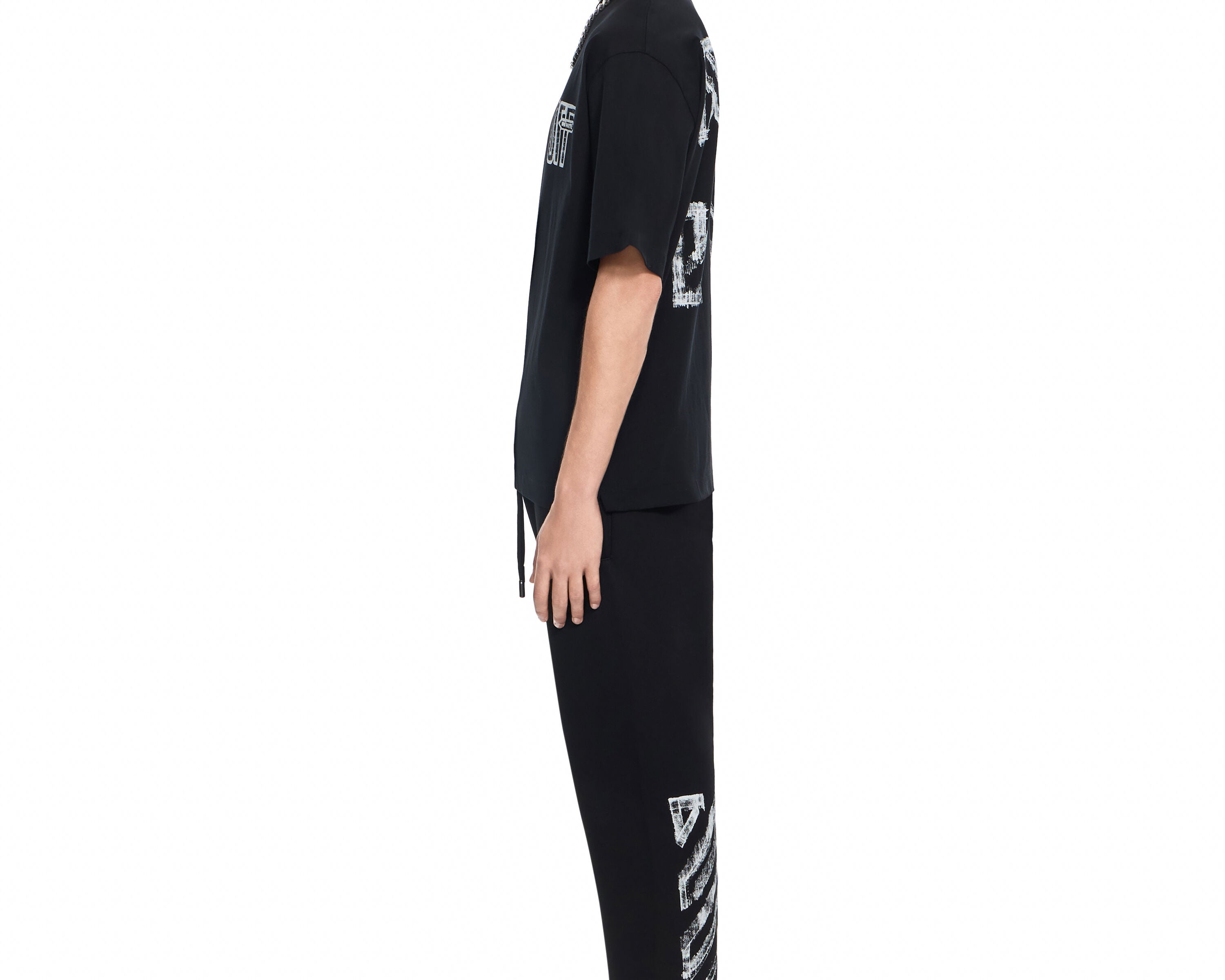 Off-White Motion Arrow Skate T-Shirt Black model side